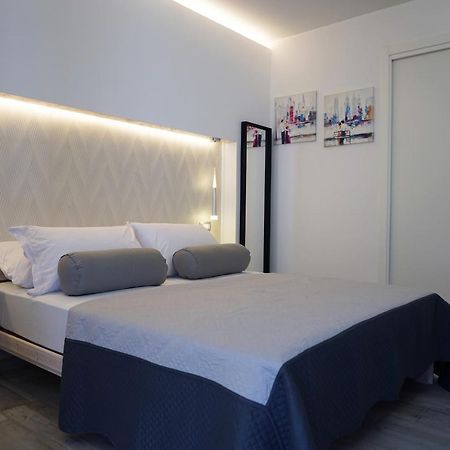 פומפיי Familiainn Rooms & Apartments מראה חיצוני תמונה