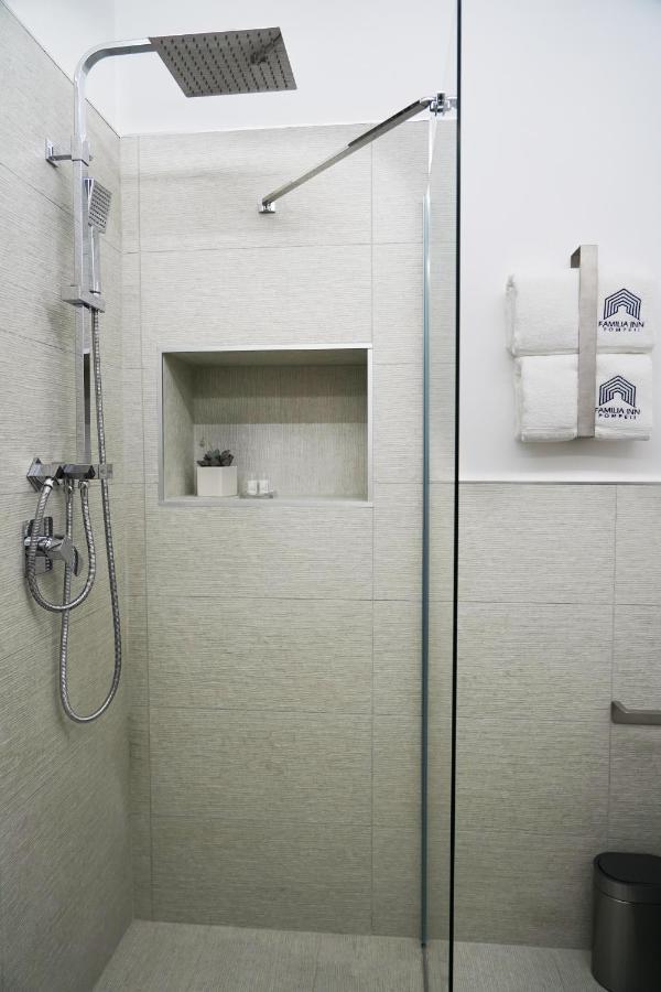 פומפיי Familiainn Rooms & Apartments מראה חיצוני תמונה