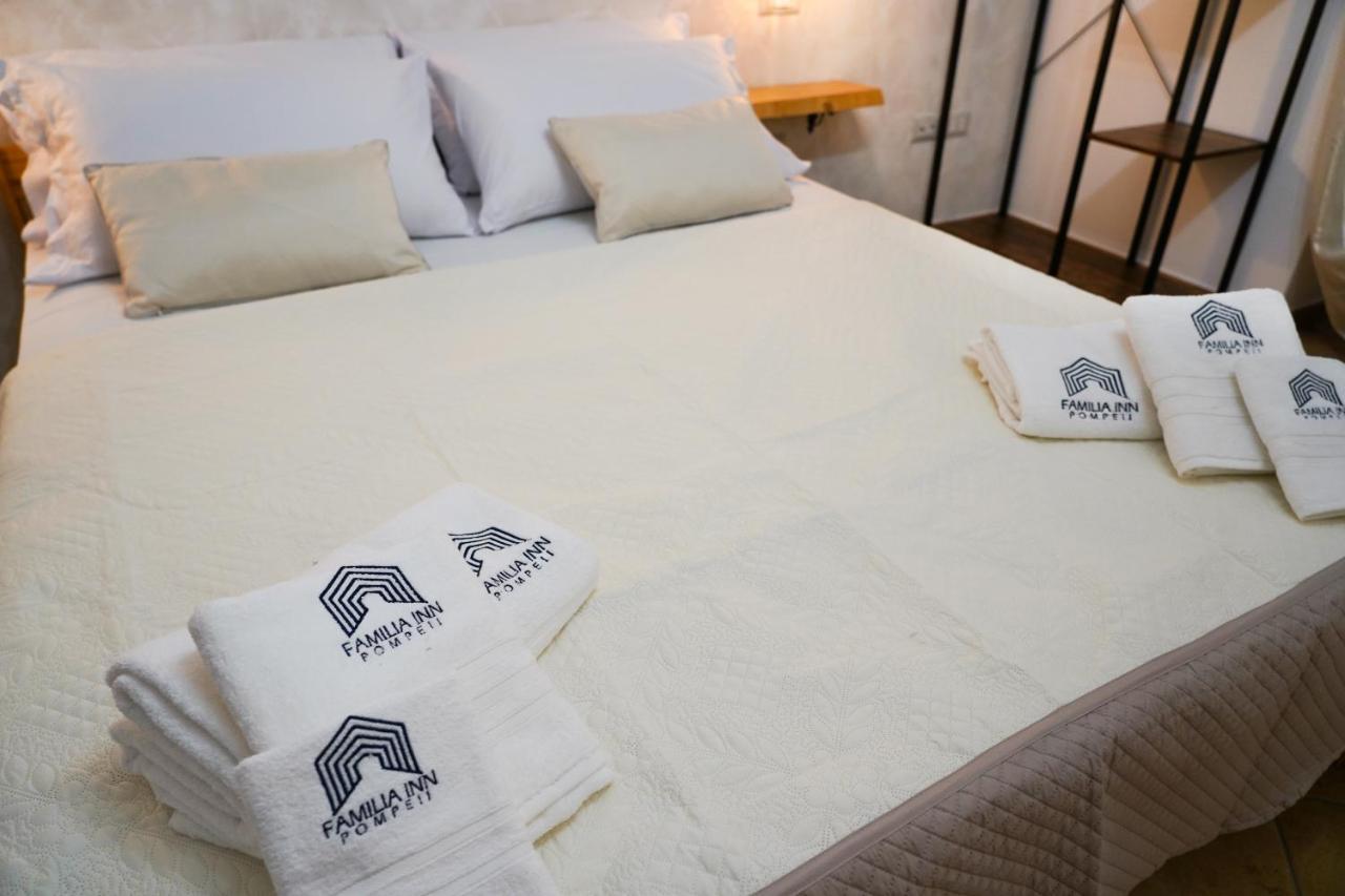 פומפיי Familiainn Rooms & Apartments מראה חיצוני תמונה