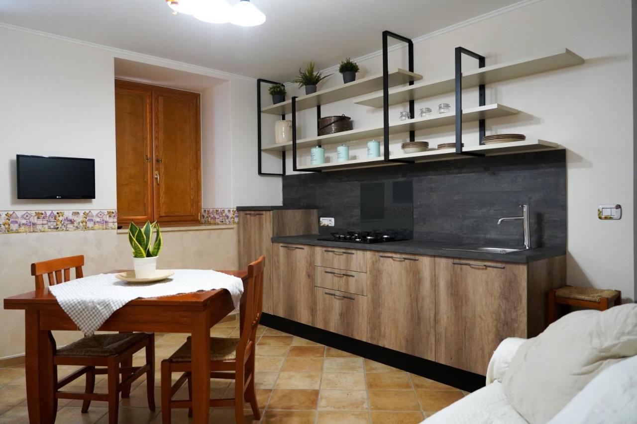 פומפיי Familiainn Rooms & Apartments מראה חיצוני תמונה